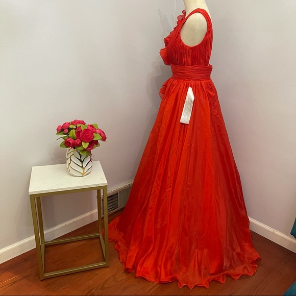 Mac Duggal Ruffle Detail Ruched Cherry Red Chiffon Ballgown Size 4 New With Tag - Picture 11 of 16